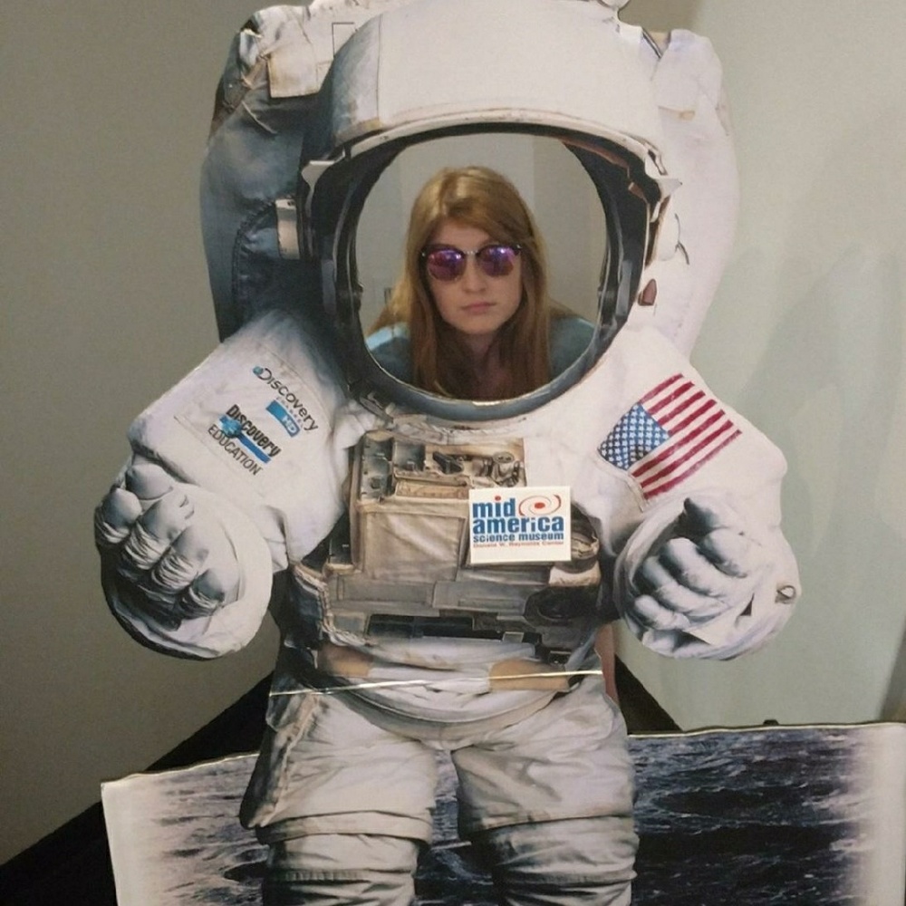 Meet your Posher, Elizabeth